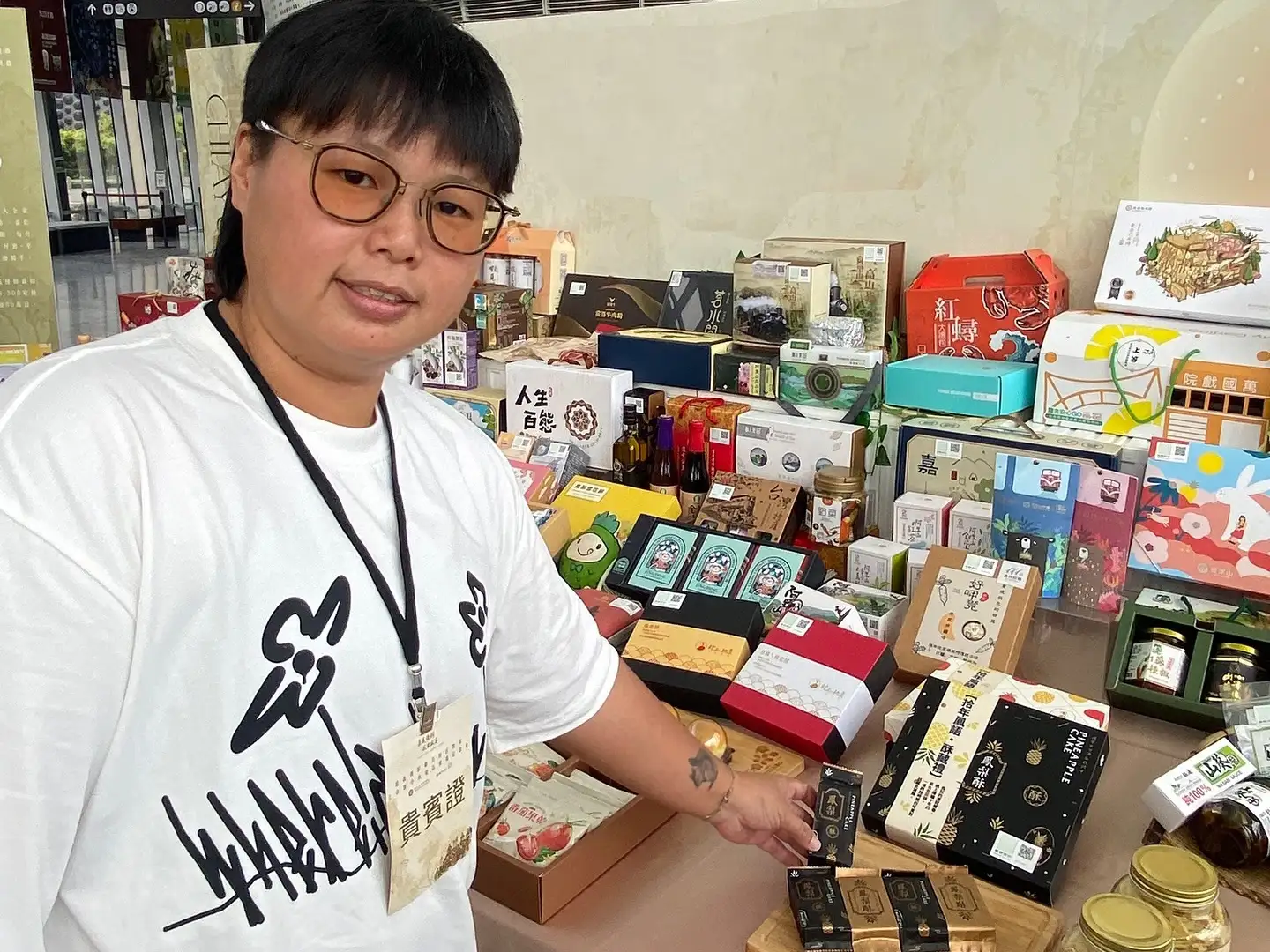 勞動部雲嘉南分署攜手6家多元培力單位推出端午特色禮盒，結合地方食材與手作商品，推廣在地產業並支持社區永續發展。(圖/勞動部雲嘉南分署提供)