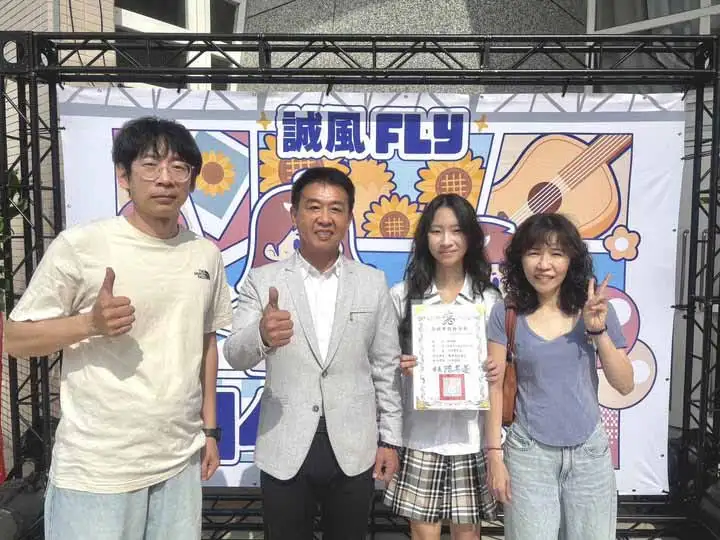 立法委員許智傑表示，AI發展的重點不在於「會不會使用」，而是「能不能正確使用」，呼籲政府強化數位素養教育、防詐機制及AI生成內容管理制度。（圖/許智傑提供）