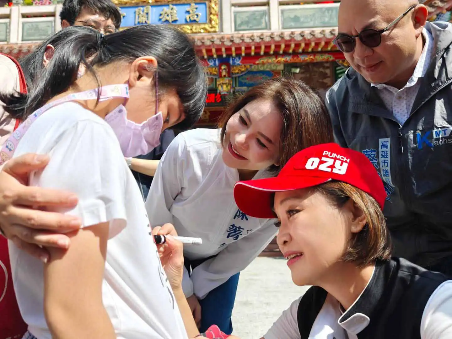 立委陳菁徽表示，根據TVBS最新高雄市長民調，柯志恩支持度已逼近四成，與對手進入誤差範圍內，相關結果並不令人意外。（圖/陳菁徽團隊提供）