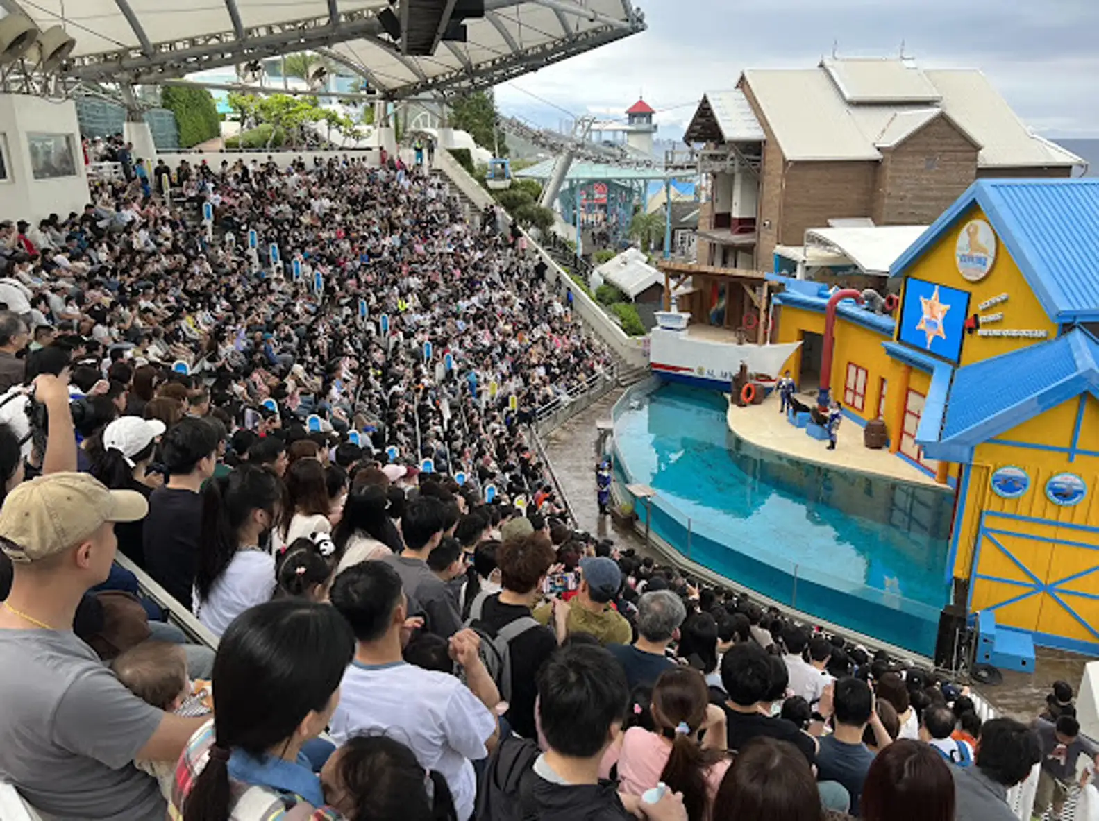 遠雄遊憩休閒事業宣布，旗下遠雄海洋公園、遠雄悅來大飯店、悅樂旅店三大品牌將自7月起，共同推出年度規模最大的暑期企劃，搶攻暑假旅遊商機。（圖/遠雄遊憩提供）
