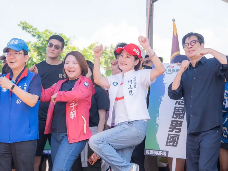 林園傳統龍舟賽登場 柯志恩赴中芸漁港為選手加油