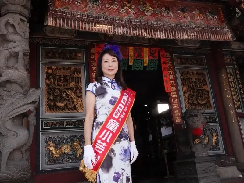 童小芸展開中西區二十里路口開講行程，親自走上街頭與民眾互動，傳達服務理念與市政願景。(圖/記者范繼如攝)