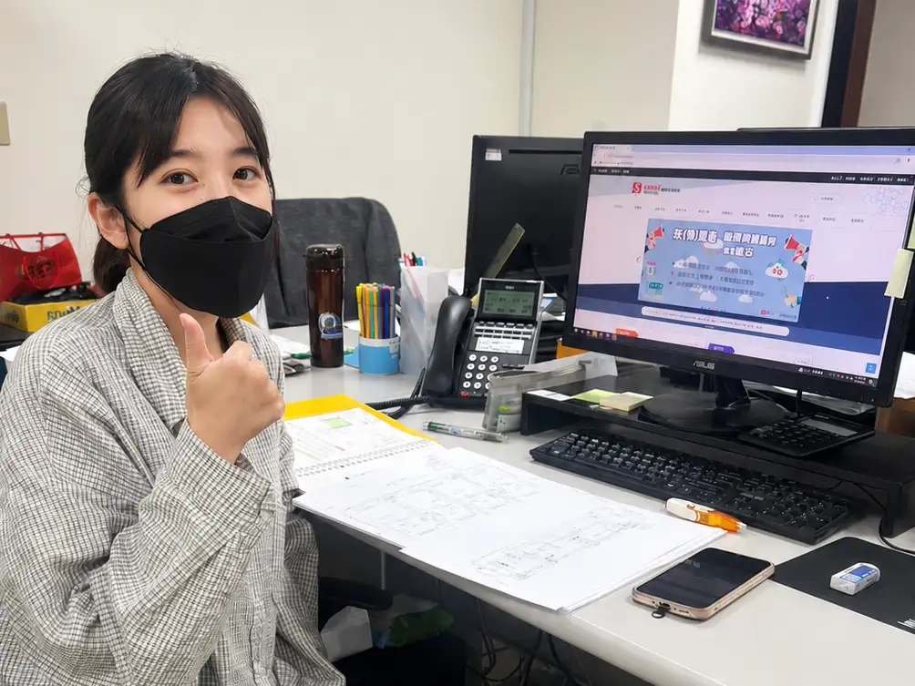 黃小婷鼓勵還在苦尋職涯方向的待業青年，善用政府資源習得專業技能，提升自我競爭力。(圖/勞發署雲嘉南分署提供)