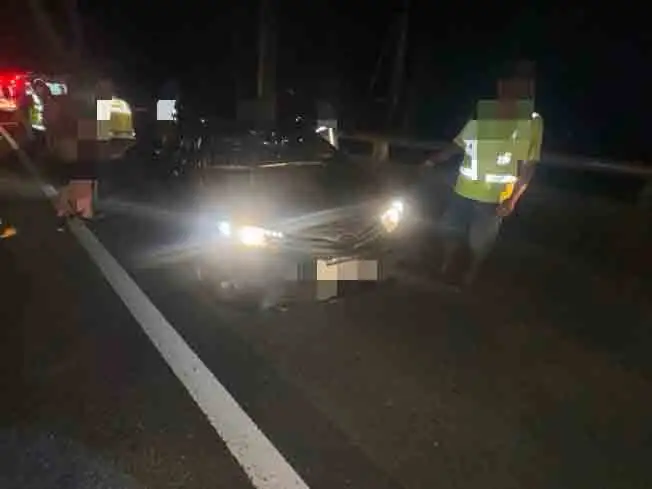 國道1號北向262.4公里嘉義太保路段22日晚間發生3車事故，造成2人死亡、3人受傷，兩位死者均為女性，年齡分別為66歲及31歲，兩人為家屬關係。(圖/國道公路警察局提供)