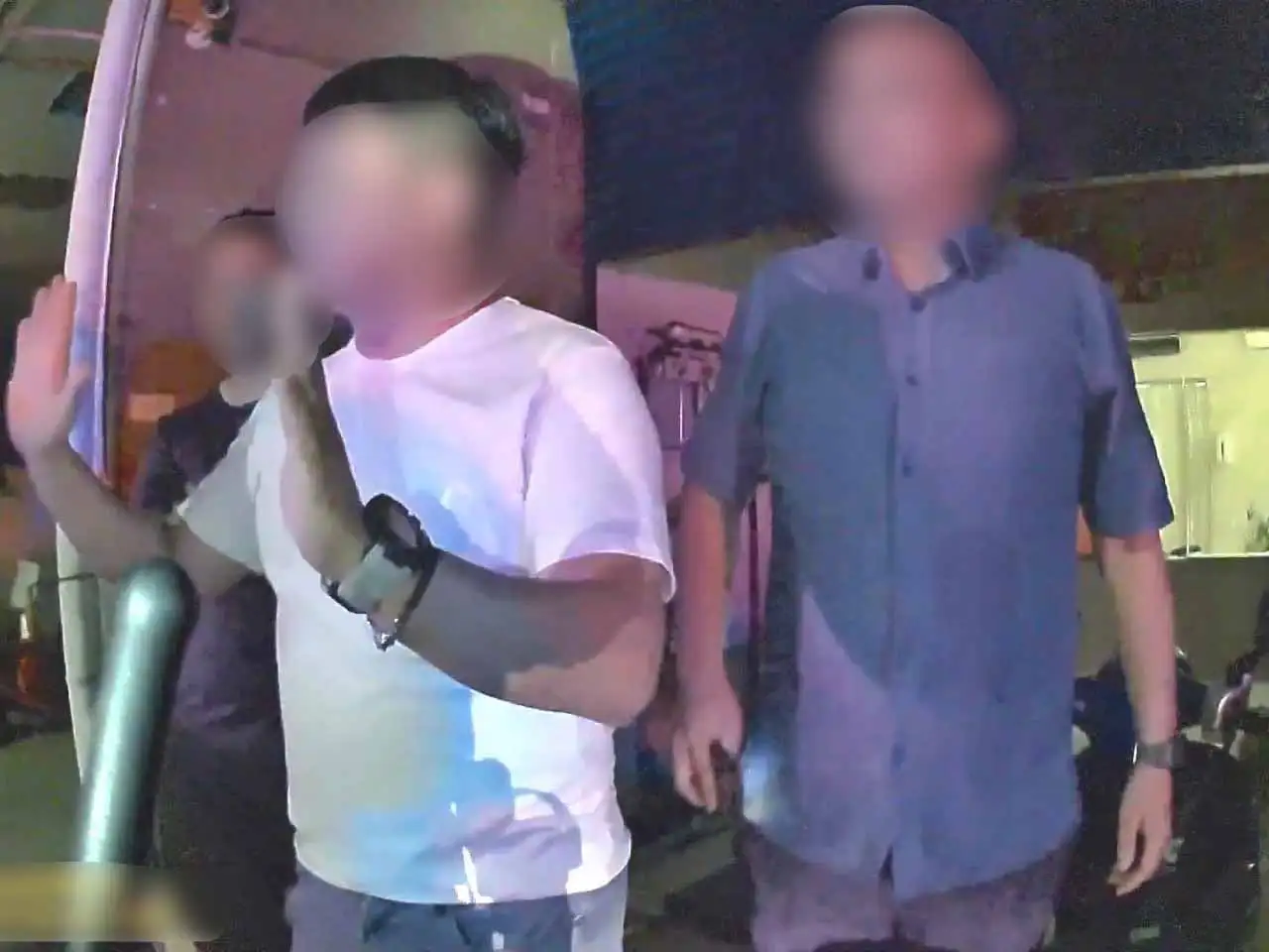 高雄左營區發生疑似20萬元債務糾紛引發衝突，楊姓男子離開現場時跌倒受傷送醫，警方已帶回涉案男子調查，將依傷害及恐嚇等方向偵辦。(圖/左營分局提供)