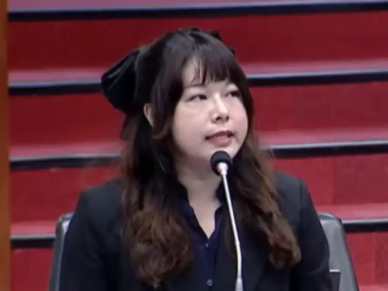 李亞築控王定宇散布不實圖卡　提告求償100萬元並要求公開澄清