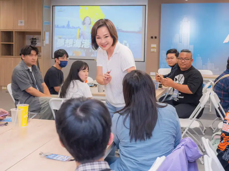 柯志恩勉年輕人投入公共事務  讓自己成為未來引領時代潮流的人
