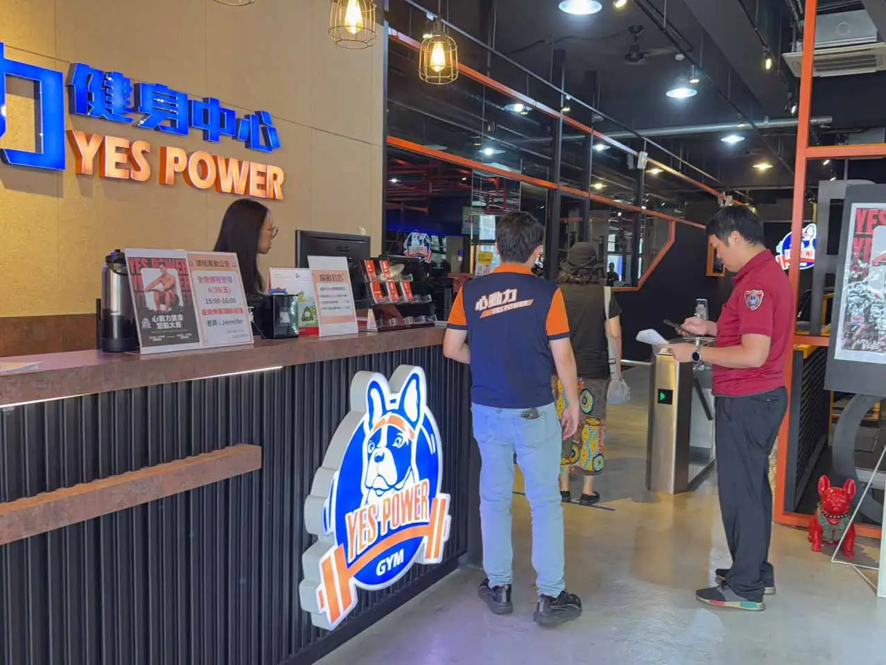 台南市政府體育局強化健身場館管理，將針孔攝影防範納入查核重點，全面檢查更衣室、淋浴間等隱私空間，提升運動安全與民眾隱私保障，打造安心健身環境。(圖/台南市政府體育局提供)