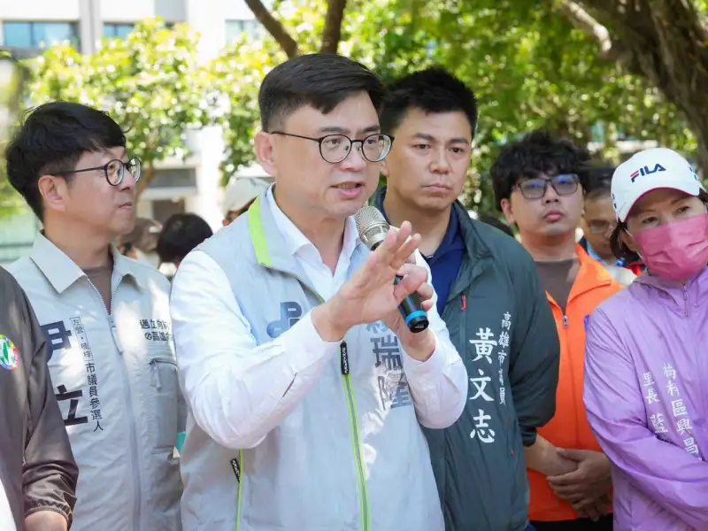 賴瑞隆提「韌性高雄2.0」考察福興公園滯洪池工程強化防洪量能