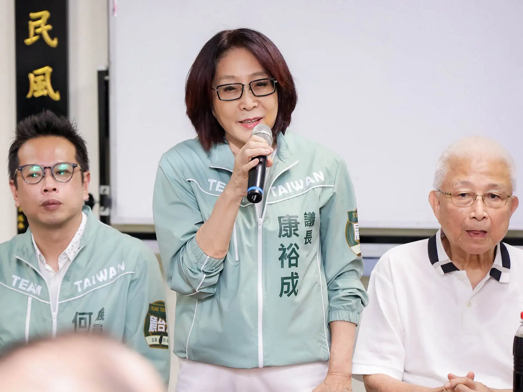 康裕成表示，她支持所有在艱困環境下仍堅守崗位的文化工作者。（高雄市議會提供）