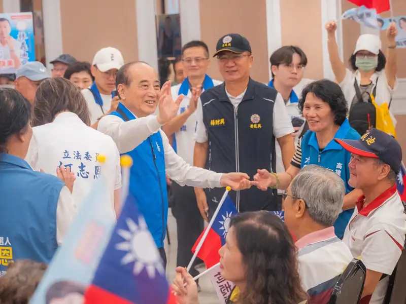 國民黨高雄市黨部18日在大旗美地區舉辦黨員座談會，前立法院長王金平到場力挺高雄市長參選人柯志恩。（高雄市黨部提供）