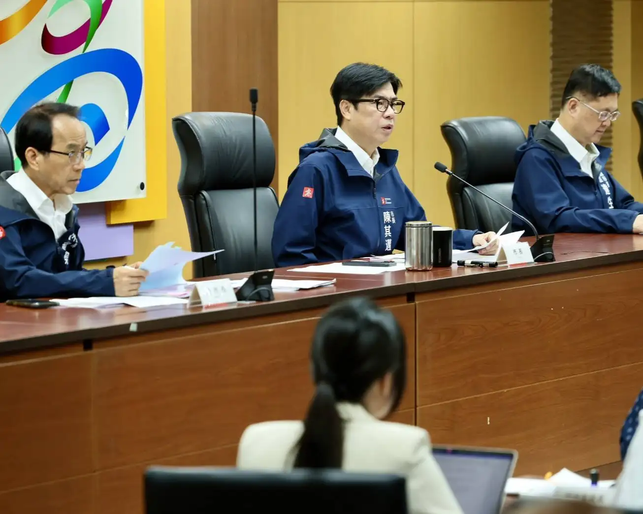 高雄市長陳其邁表示，食品安全管理須由中央與地方攜手合作，透過修法及完善分工機制，強化預防性下架與查驗制度，共同守護民眾食品安全。（高雄市政府提供）