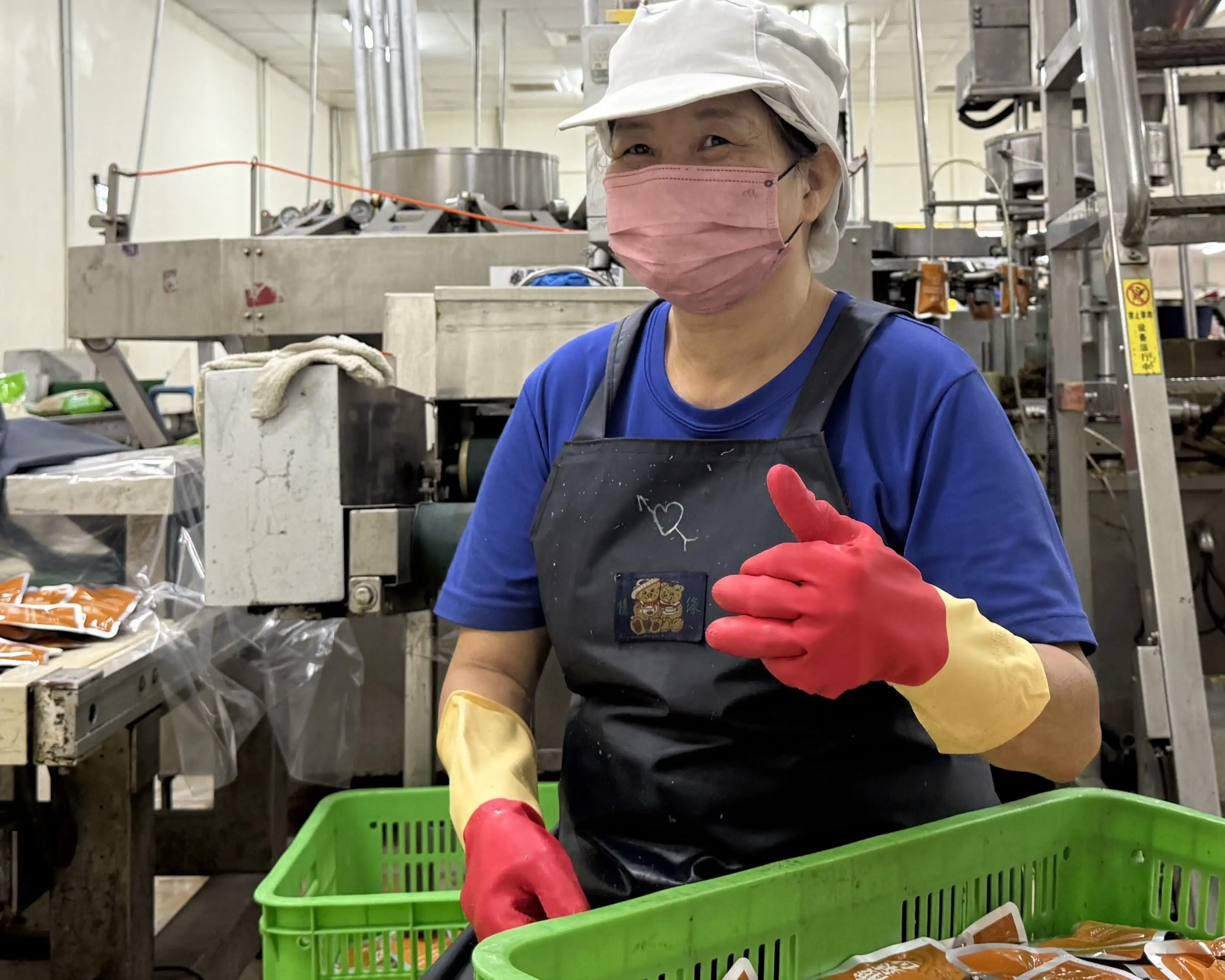 49年次的林麗紅在公司任職11年時間，每個生產線都能看到她指導新人的身影（圖／虎尾就業中心提供）