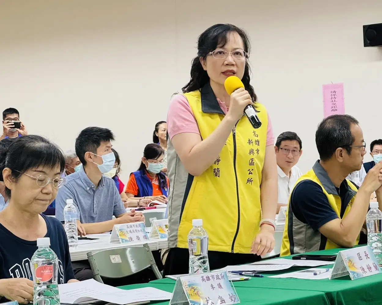 高雄市新興區公所召開年度里業務會報，由區長陳靜蘭主持，邀集各方民意代表列席，透過交流聽取基層意見。（記者吳文生攝）