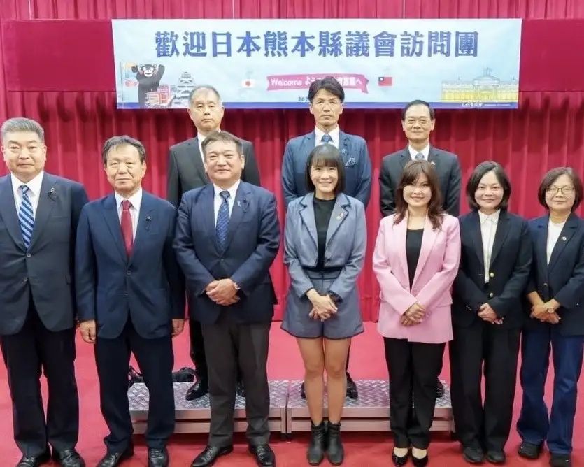 高雄市議員湯詠瑜於高雄市議會接待日本熊本縣議會議長內野幸喜率團來訪，雙方就半導體產業、城市外交及台日合作等議題交流，期盼持續深化高雄與熊本實質合作關係。（湯詠瑜議員服務處提供）