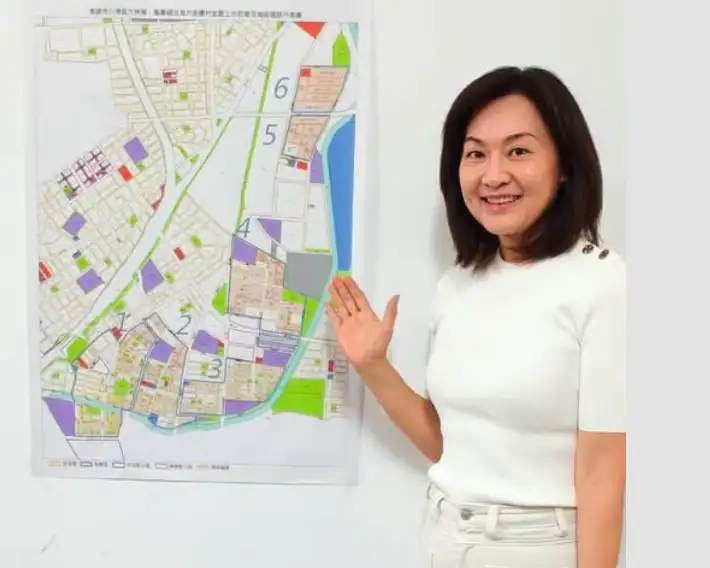高雄市議員陳麗娜就大林蒲遷村議題發表看法，呼籲中央提高補償及安置經費，完善居民遷居保障。（記者吳文生攝）