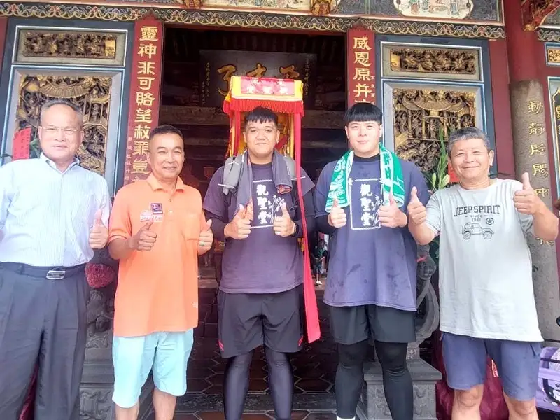 把環島進香當畢業旅行！東華畢業生揹太子爺走1200公里　大暑走訪府城古廟
