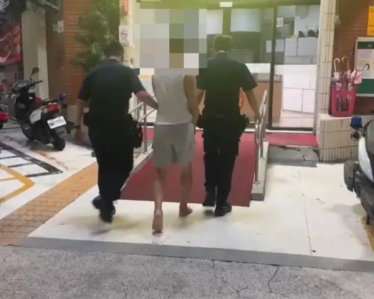 全案依涉嫌觸犯刑法妨害公務、公共危險罪，以及違反毒品危害防制條例等罪嫌，移送台灣高雄地方檢察署偵辦。(高雄市警察局三民第一分局提供)