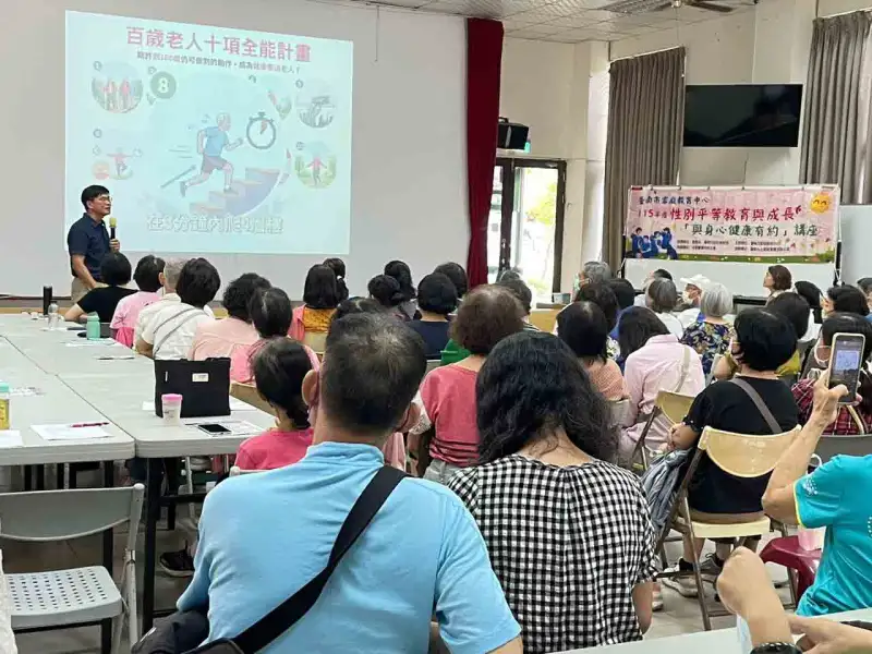 「與身心健康有約」開講  胡明芳牙技師談假牙與生活品質