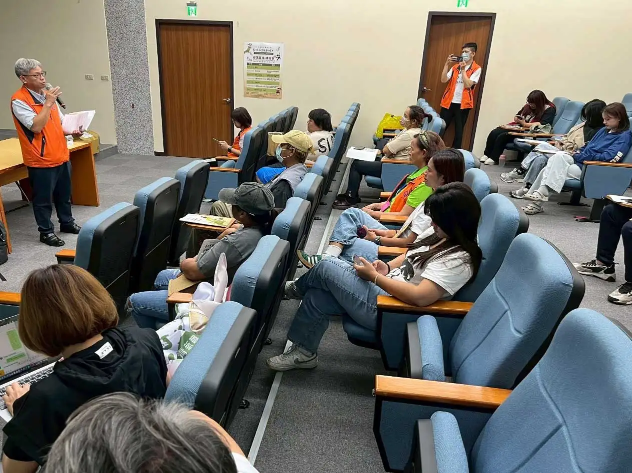 透過職場軟實力、生成式AI應用及地方創生等多元課程，協助原住民青年提升就業能力，培力部落組織推動地方創新與永續發展。（高雄市勞工局提供）