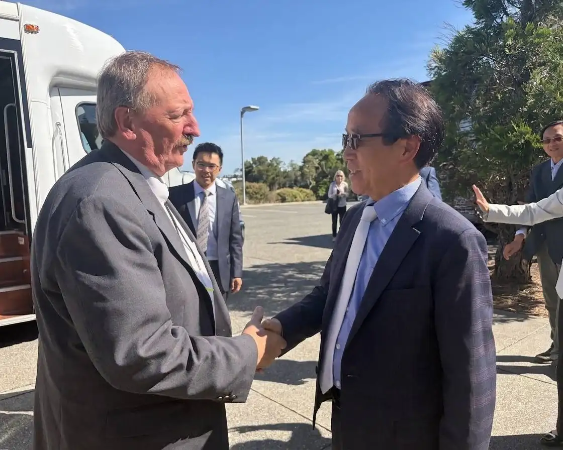 高雄市副市長林欽榮與西雅圖市副市長布萊恩期盼進一步推動市政、文化互訪，延續兩市深厚情誼。（高雄市府提供）
