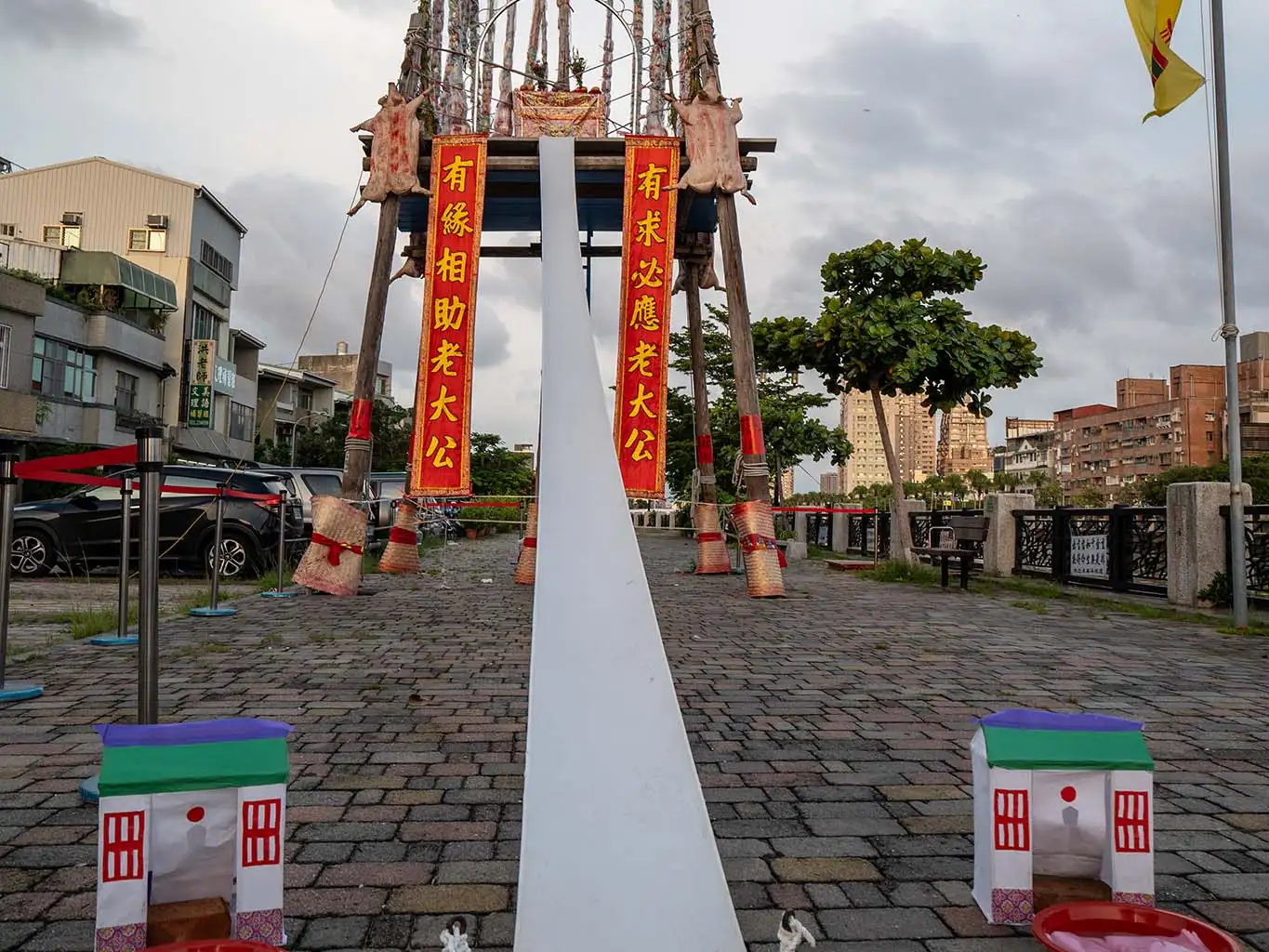 安平靈濟殿「孤棚祭」於8月21日舉行，邀民眾走進港仔尾感受地方民俗。(台南市安平區公所提供)