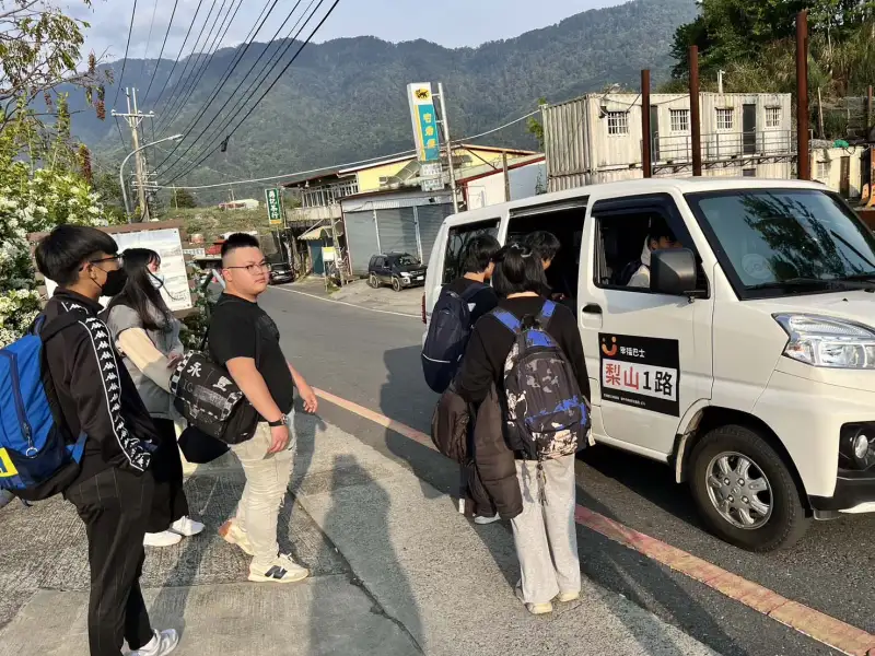 梨山幸福巴士跨足觀光包車  串聯高山秘境打造避暑新玩法