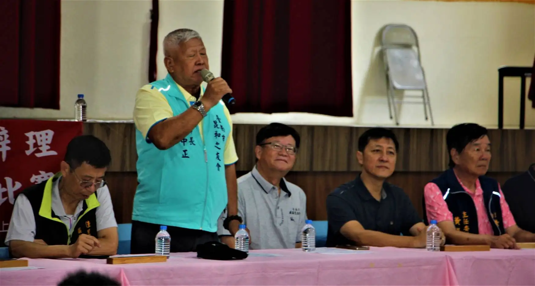 昆和之友會理事長陳中正表示，「一筆一畫寫文化，一心一意傳和善。」
