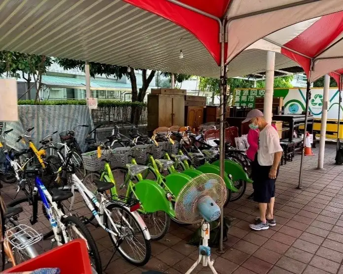 限量推出3輛除役T-Bike「惜福腳踏車」，每輛底價800元起標。(台南市政府環保局提供)