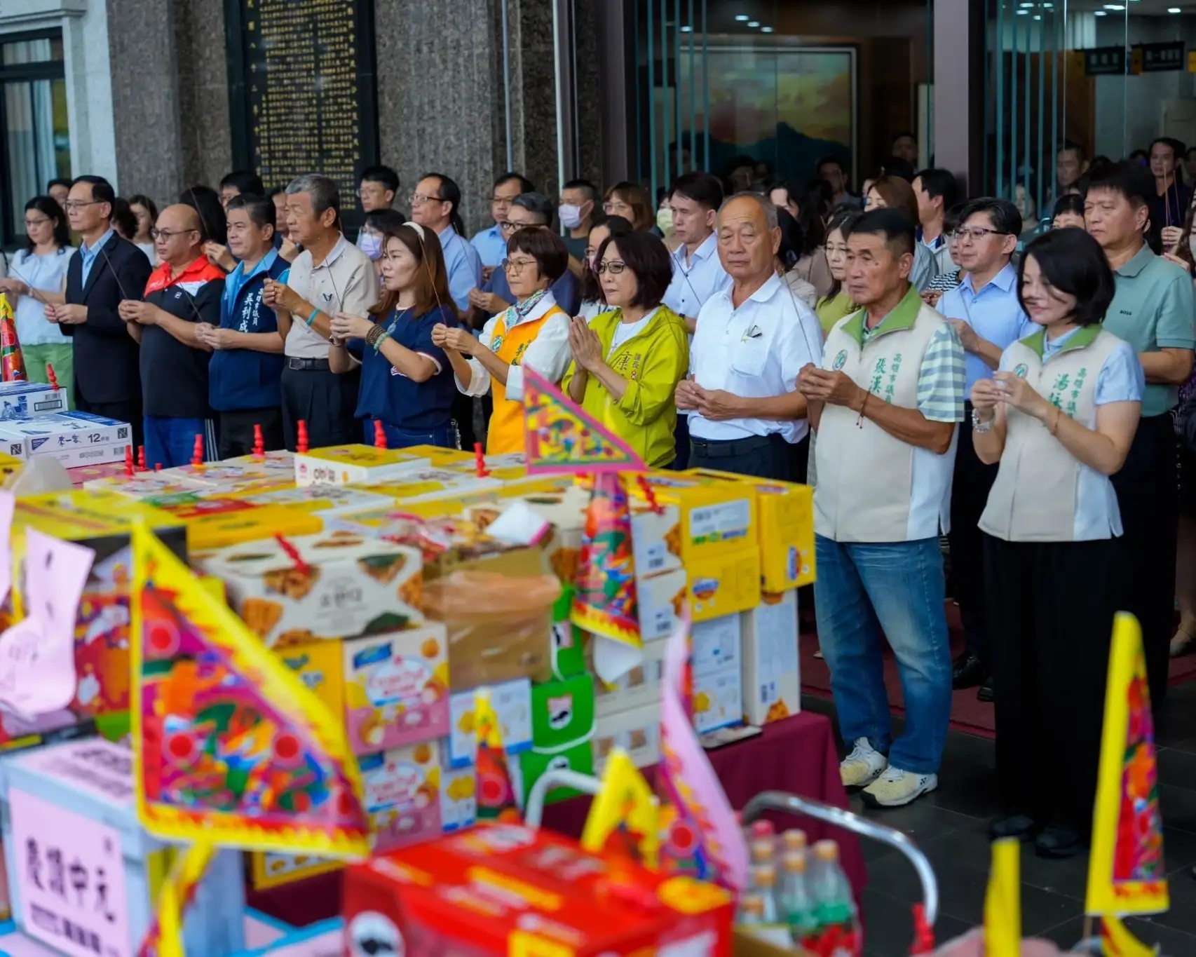 康裕成祈求未來面對極端氣候，高雄市能守護市民與家園平安。（高雄市議會提供）
