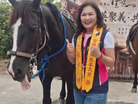 連日豪雨造成高雄仁武多處積水，市議員參選人陳若翠表示，仁武治水應從災後搶修轉向「系統治理」，全面強化排水、滯洪、抽水及預警能力，降低居民面對豪雨時的淹水風險。（陳若翠提供）