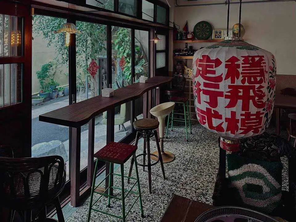 位於彰化市區永樂商圈的穩定飛行模式是彰化市咖啡人常拜訪的咖啡館，本次也獲選前10名咖啡館。(彰化縣政府提供)