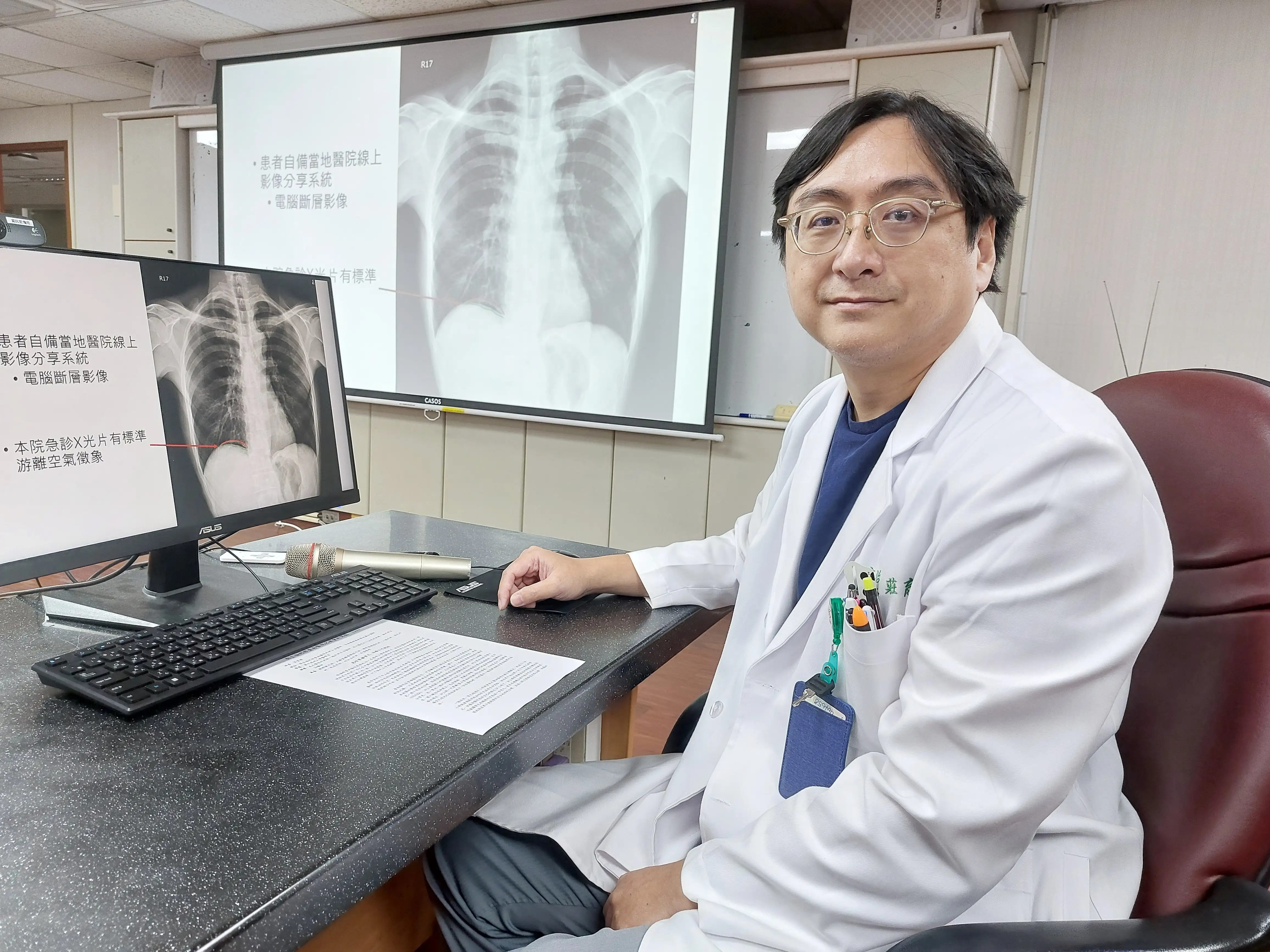 臺南醫院外科主治醫師莊育權提醒，胃腸道穿孔屬於外科急症，一旦延誤治療可能引發腹膜炎、敗血性休克，甚至危及生命。(圖/記者林怡孜攝)