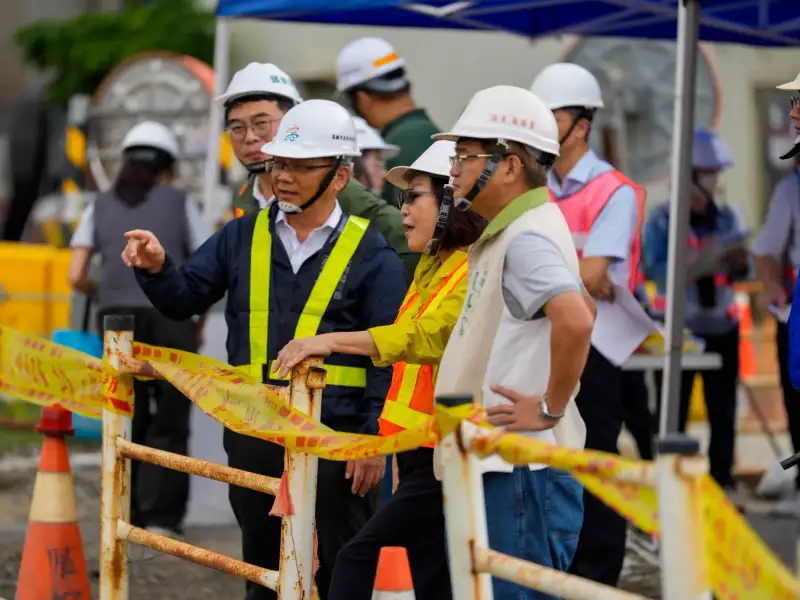 打通後勁溪排水瓶頸  康裕成促八涳橋、護岸拓寬加速完工