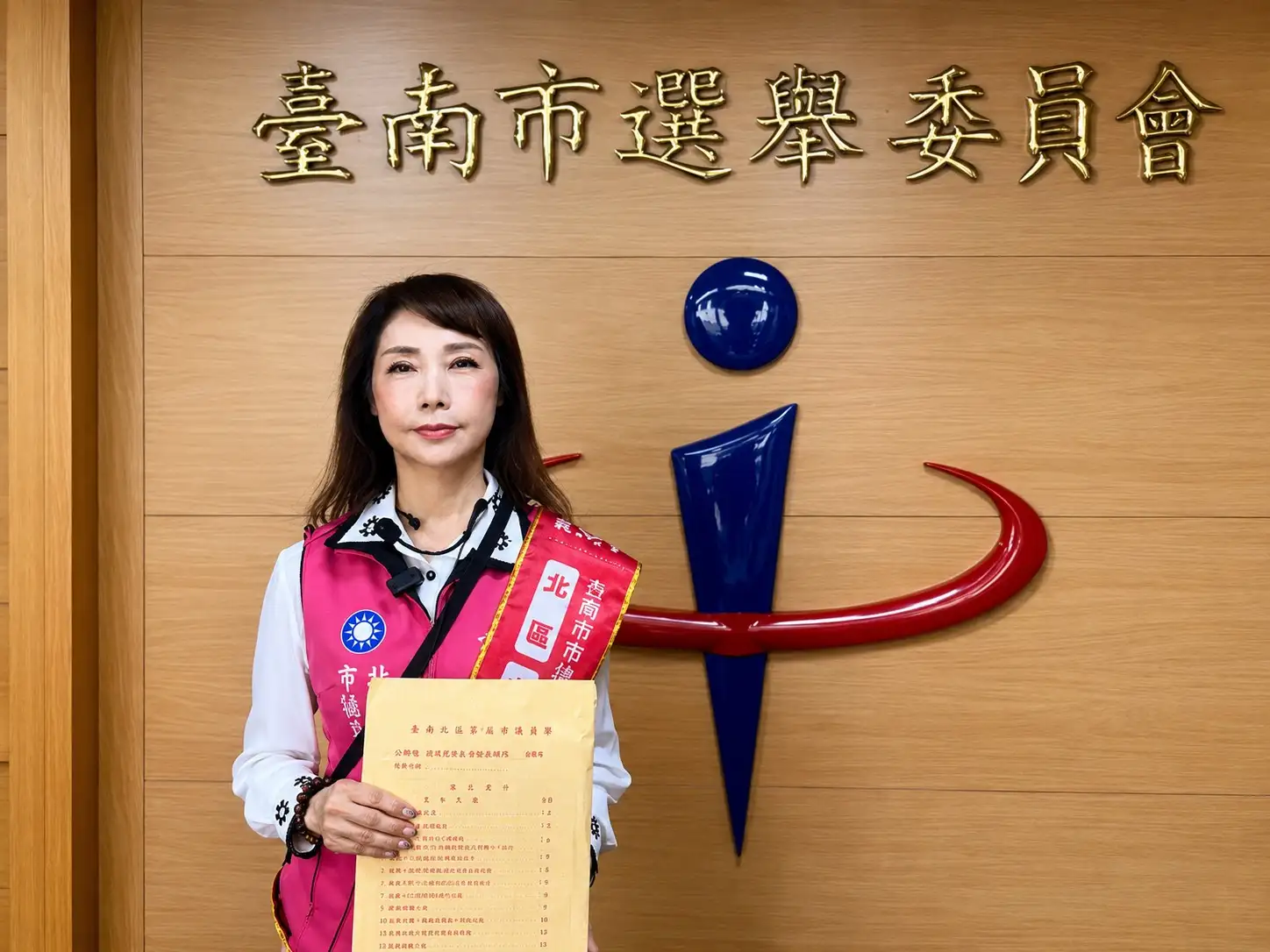 北區、中西區市議員參選人童小芸完成領表，盼結合多年基層服務經驗投入選戰，爭取市民支持。（記者范繼如攝）