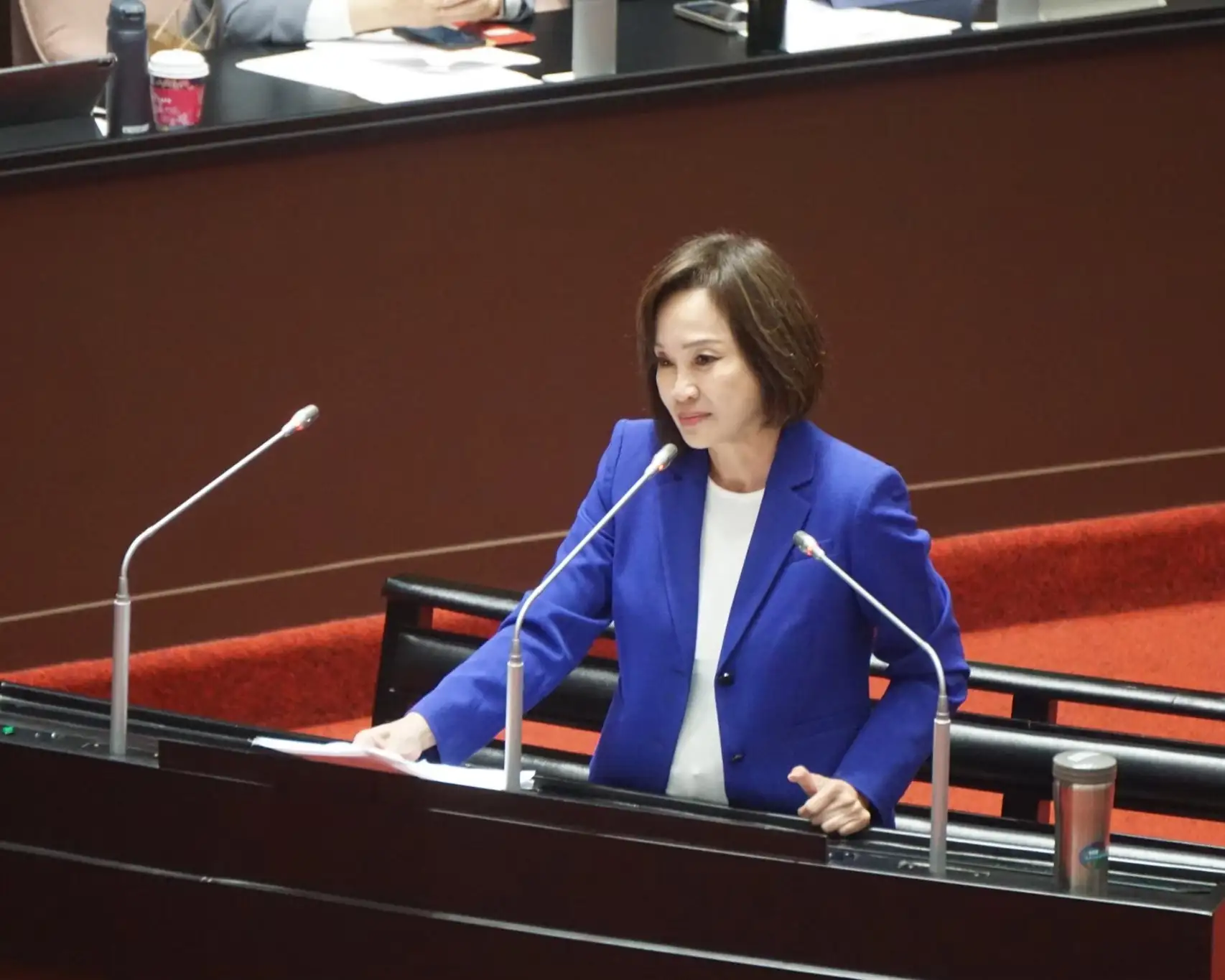 國民黨高雄市長候選人柯志恩7日針對文化預算議題反擊賴瑞隆，強調選舉可以競爭，但不能不做功課，更不應拿錯誤數字製造恐慌。（柯志恩團隊提供）