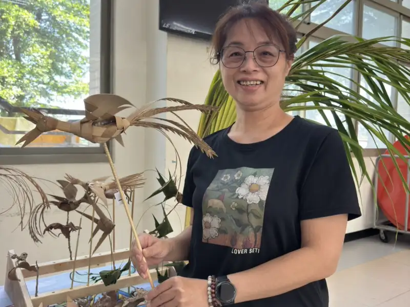 取材四鯤鯓椰葉創作  林筱彤巧手編織地方文化