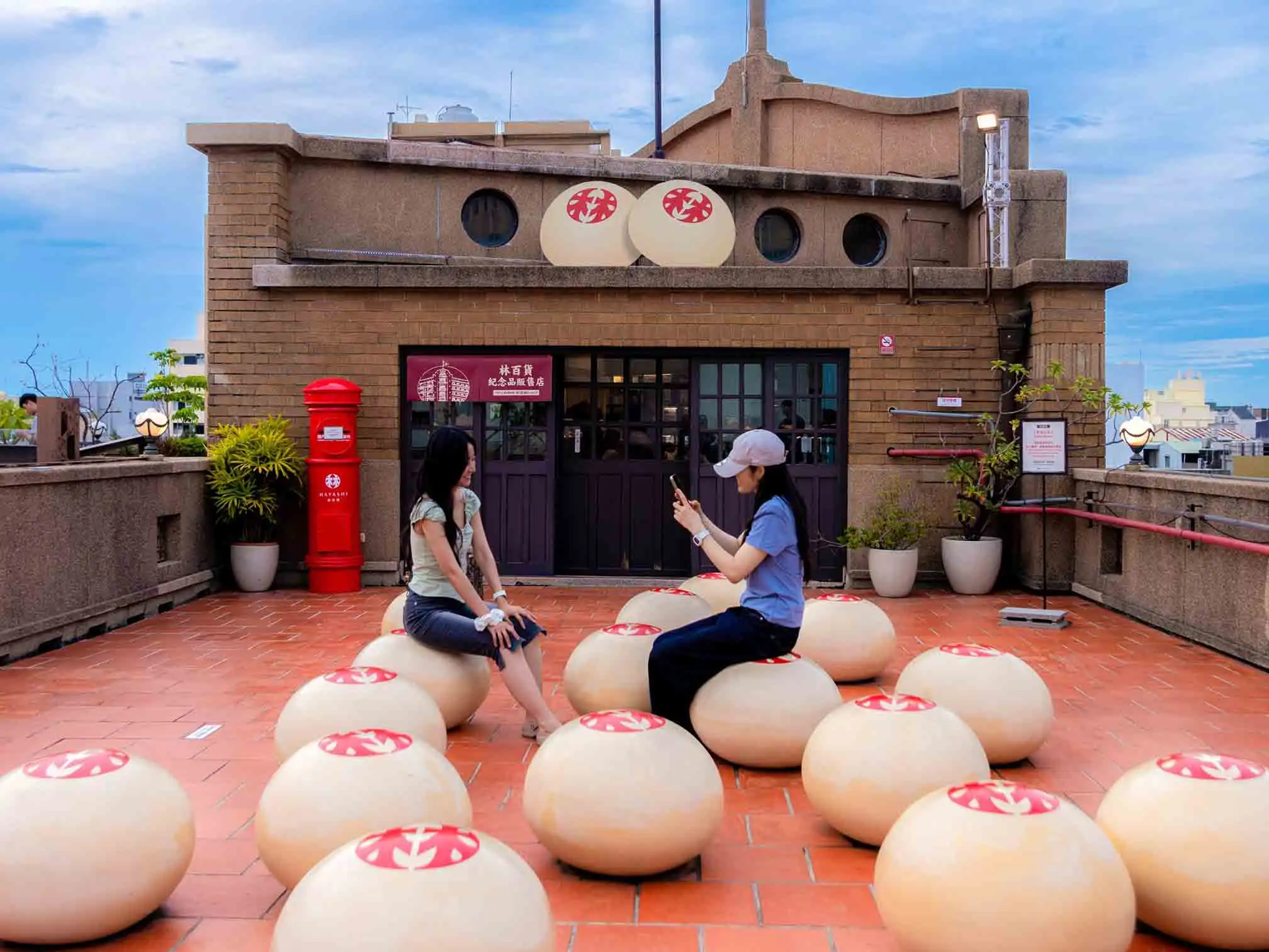百年歷史的林百貨也不能錯過。(台南市政府觀旅局提供)