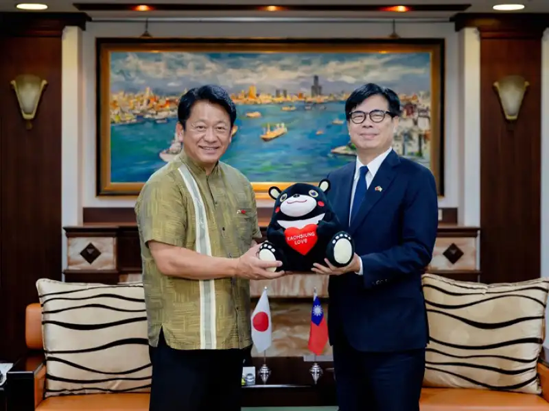 「高雄 - 石垣島」直航啟航  石垣市長搭首航  陳其邁盼直航帶旺雙向觀光