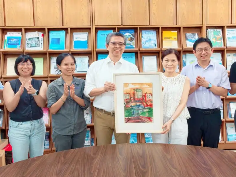 蘇成達贊助認購董日福畫作  捐成大水利系傳承府城記憶