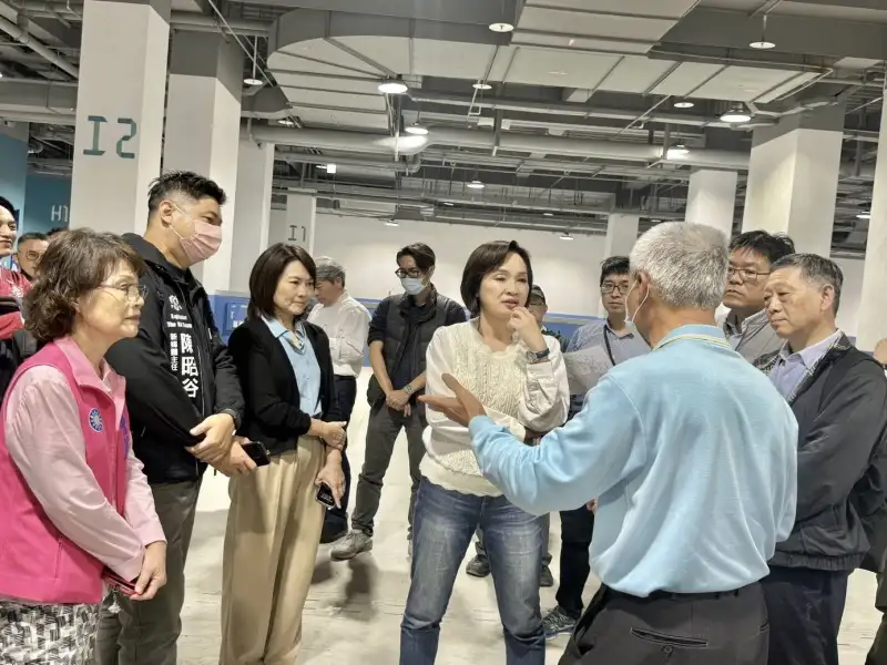 前鎮漁港攤商進駐再受關注  柯志恩籲從租金、營運面提出解方