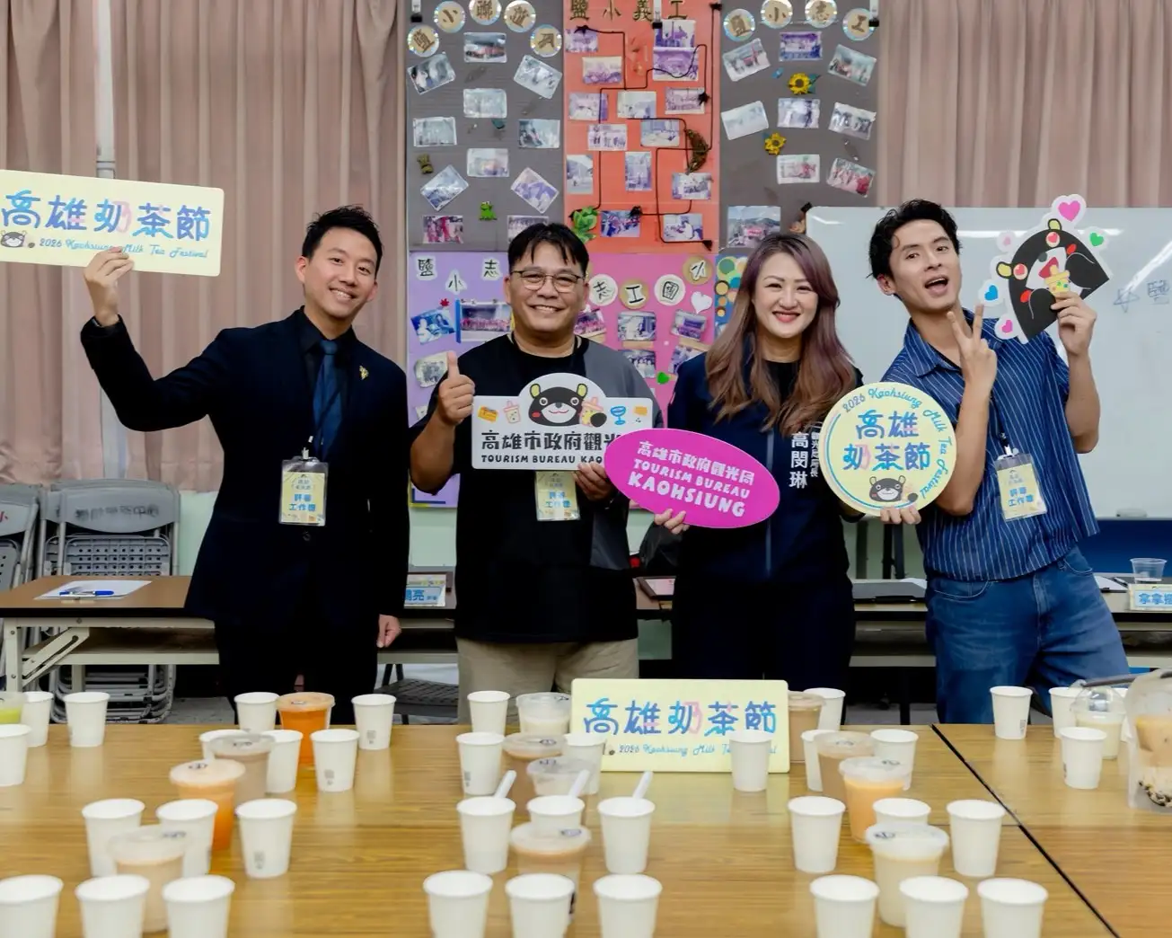奶茶節邀請國立高雄餐旅大學助理教授張鴻亮、亞洲餐飲學校講師瞿繼業及「厭世甜點店」拿拿摳組成專業評審團，透過盲測評選特色奶茶。（高雄市觀光局提供）