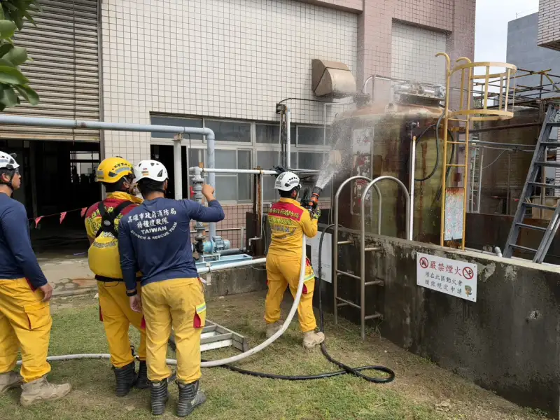 南部火力發電廠工安意外  55歲工人墜鹽酸槽灼傷