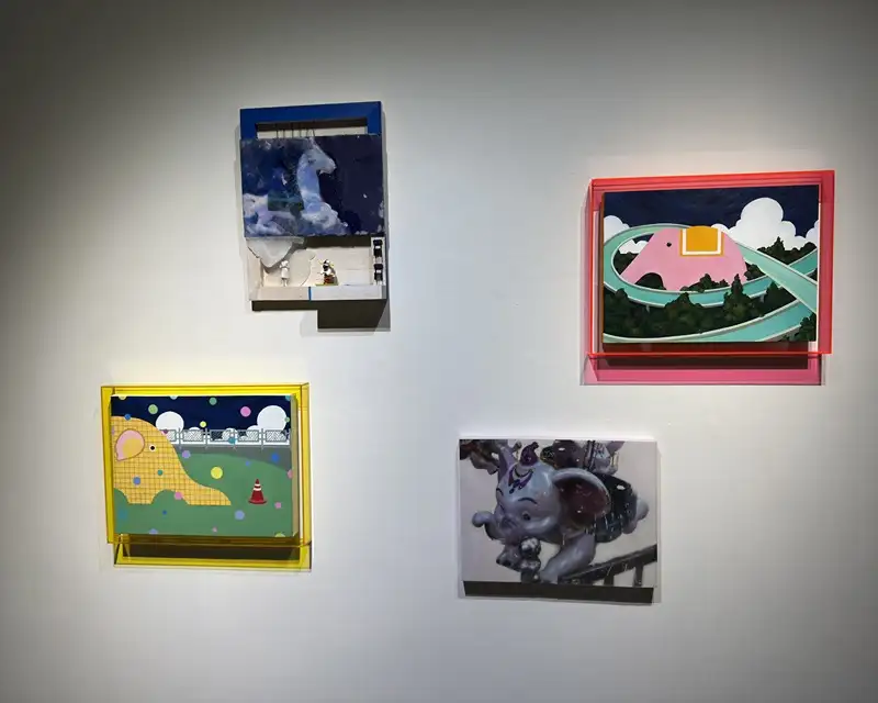 《共南風II》兩岸雙城藝術交流展匯集多元媒材創作，藝術家以鮮明色彩、生活意象與複合媒材交織出充滿想像力的作品，展現不同世代對當代生活與南方文化的多元詮釋。(記者張振興攝)