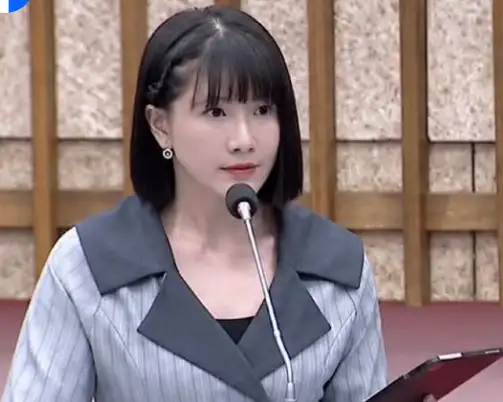 高雄市議員鄭孟洳指出，「大港青年實習計畫」企業提供的實習職缺與青年實際需求仍有落差，建議市府增加暑期有薪實習機會，強化青年從校園銜接職場的管道。（記者吳文生攝）