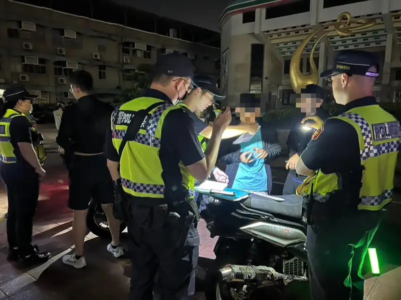 交通安全月加強執法  南警五分局監警環聯手護交安