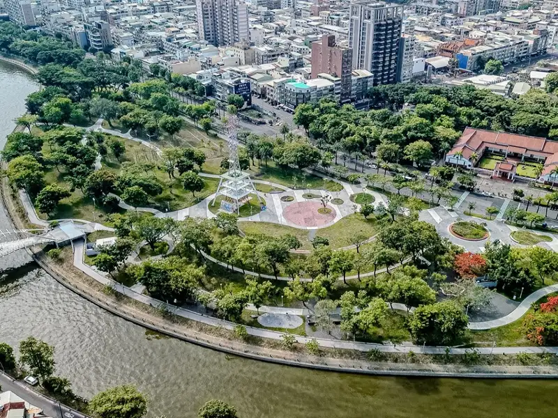盤花公園化身「哈客派對」 高雄乘風而騎帶你慢遊三民