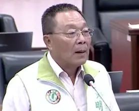 高雄市議員黃明太1日總質詢關注傳統產業經營困境，要求市府強化輔導措施，並向中央反映地方產業實際需求。（記者吳文生攝）