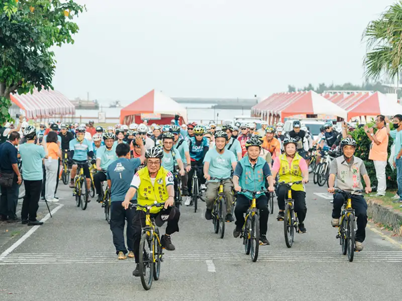 迎海風騎上台61線　近2,000車友台南追風看濕地鹽田