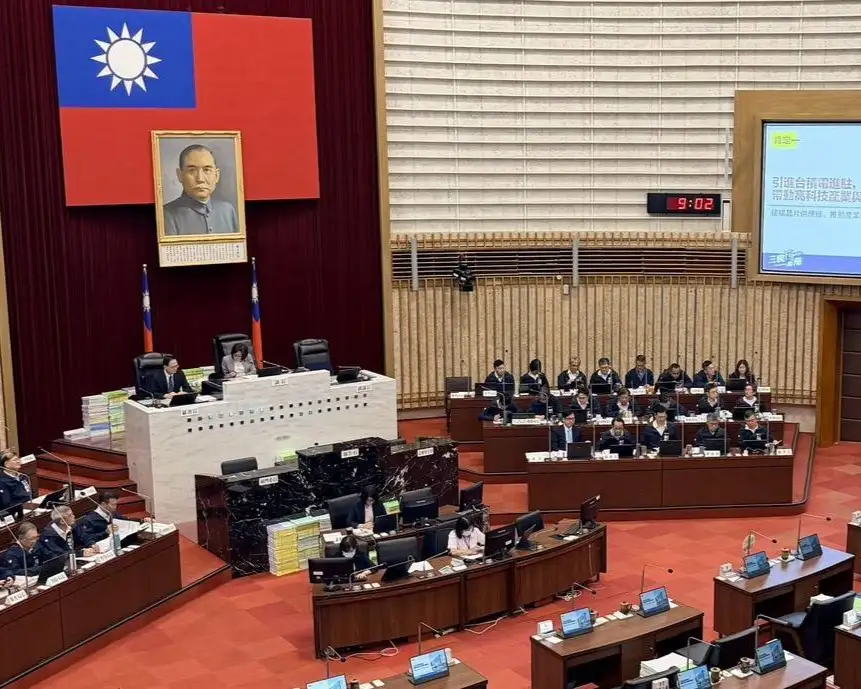 高雄市長陳其邁六日議會答詢表示，台積電進駐為高雄帶來產業發展動能，預估未來相關供應鏈將創造近萬個就業機會，吸引科技人才及回流人口進駐。（高雄市府提供）